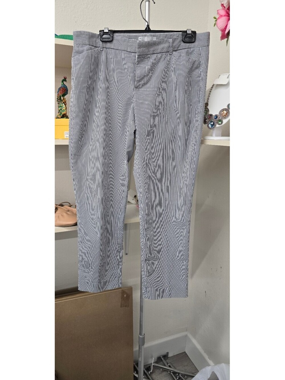 Gap women’s Slim Cropped pants, size 10